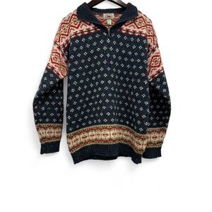 Women’s Marsh Landing sweater size medium